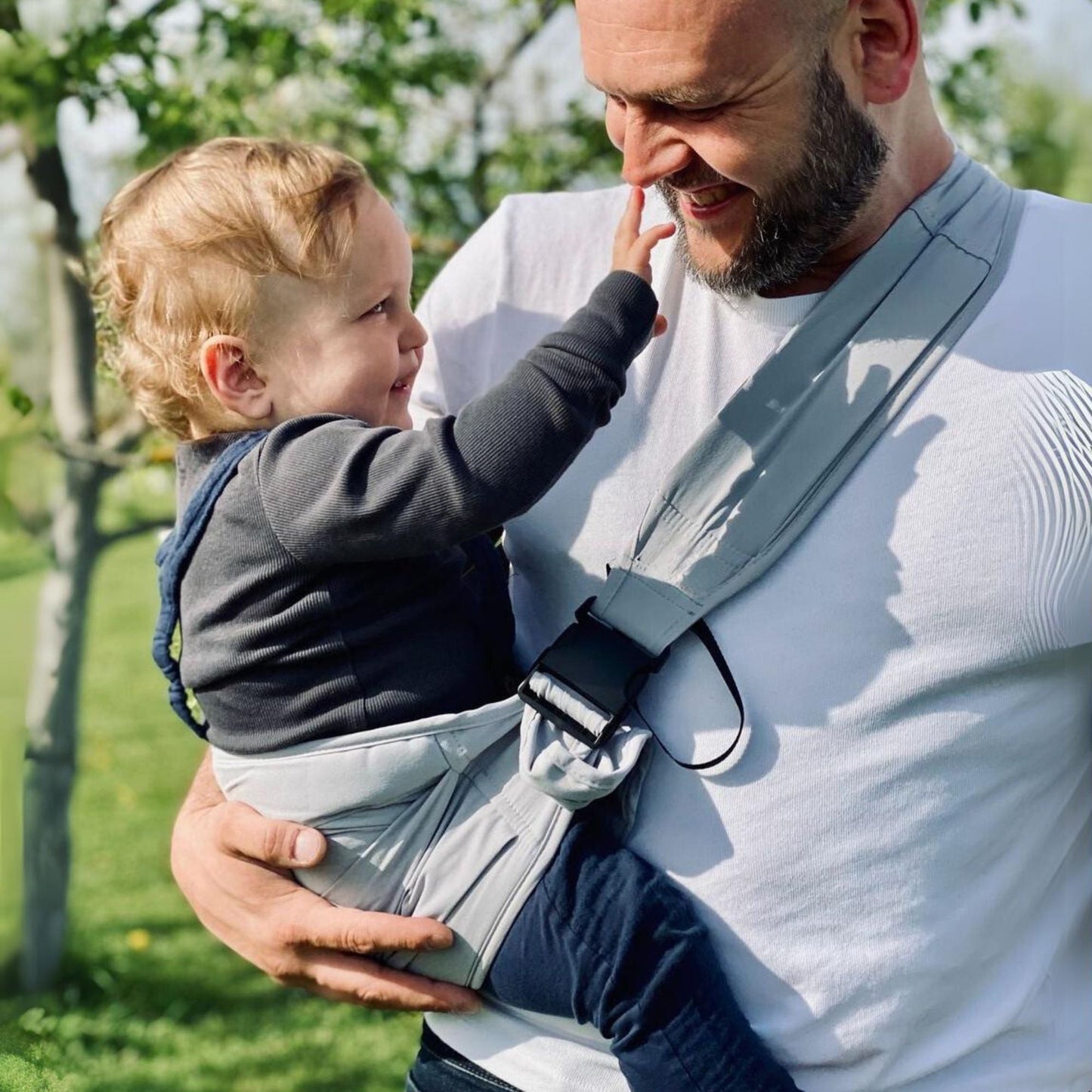 Porte-Bébé Ergonomique – Confort au quotidien, liberté retrouvée