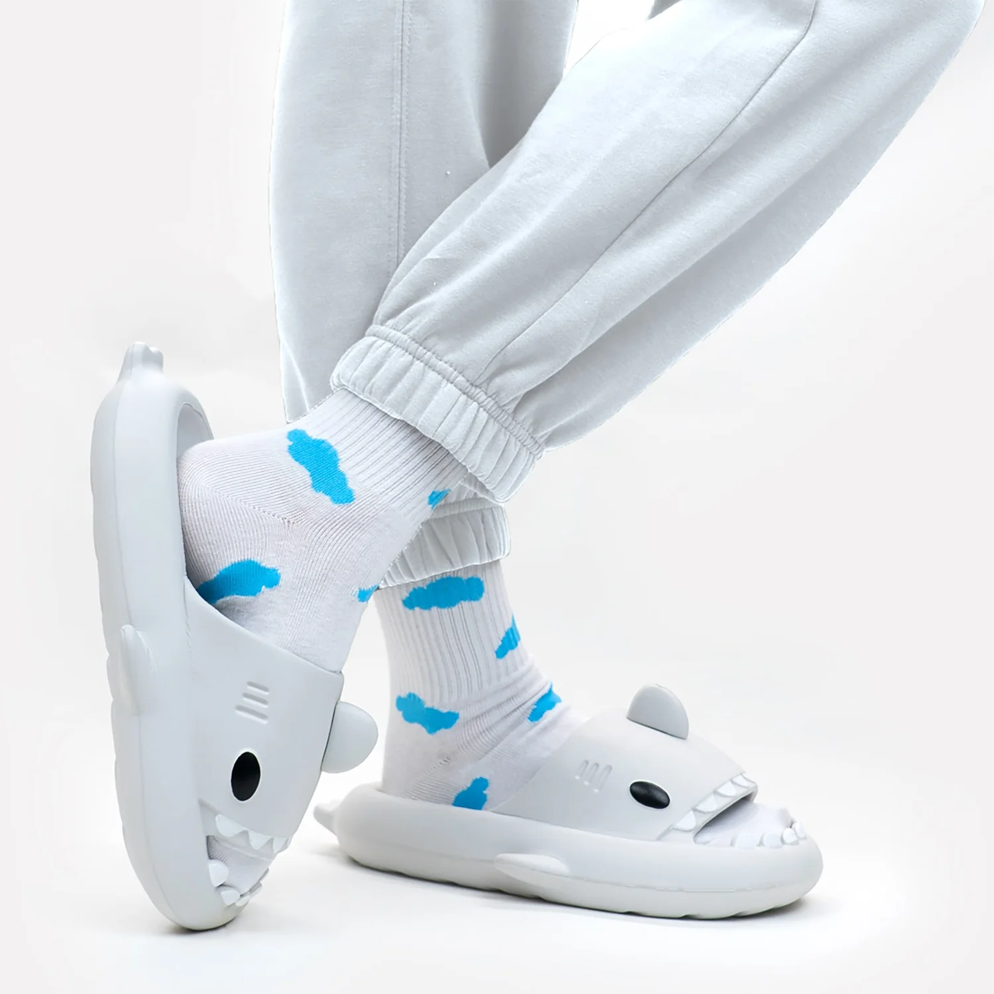 Sharky™ – Les sabots rigolos et ultra-confort pour petits et grands