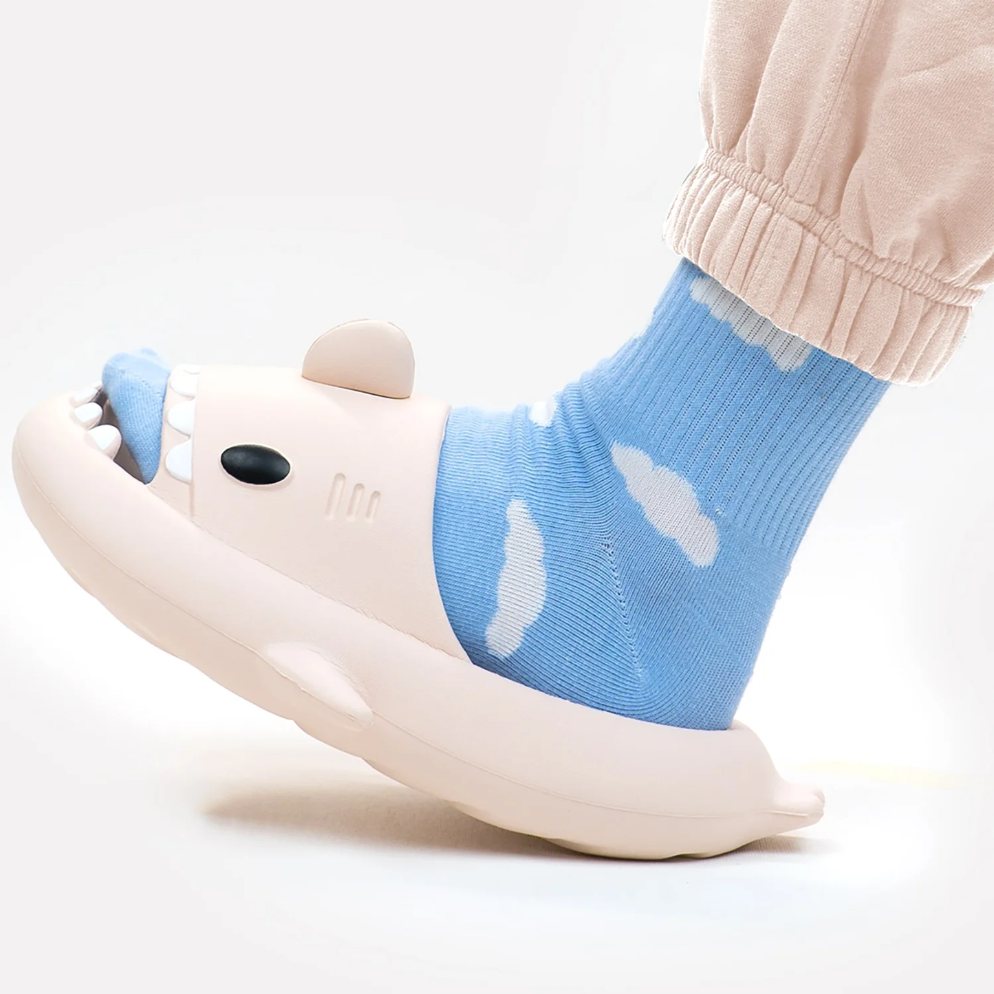 Sharky™ – Les sabots rigolos et ultra-confort pour petits et grands