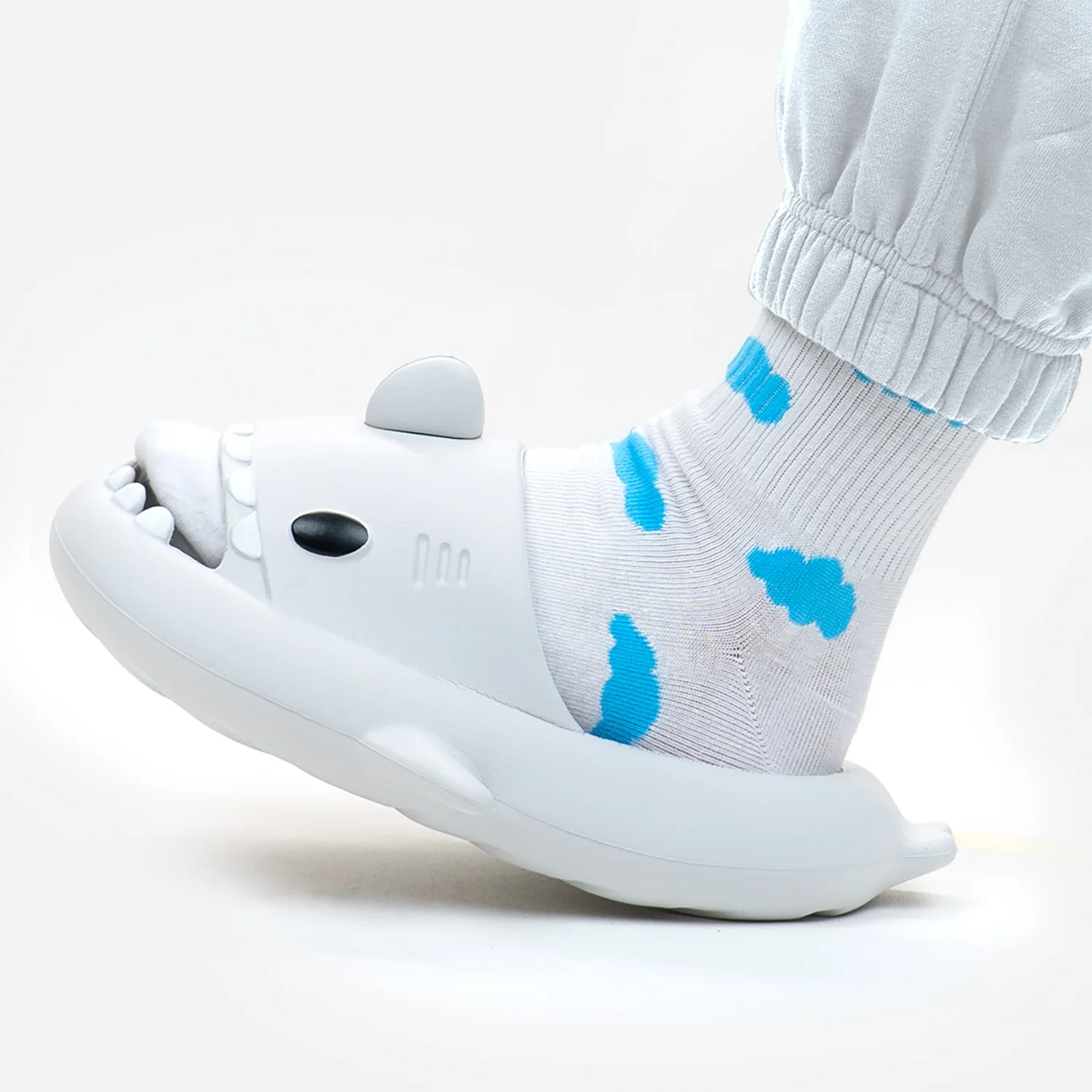 Sharky™ – Les sabots rigolos et ultra-confort pour petits et grands
